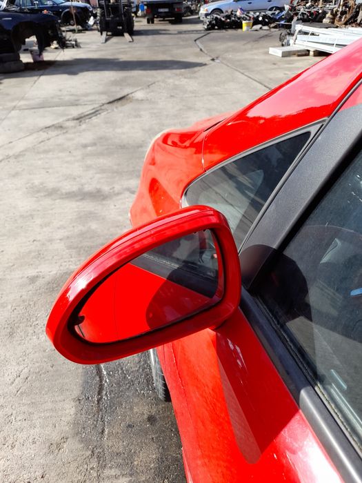 Oglinda stanga Opel Corsa D ( 2 usi ) cod Z547 rosu