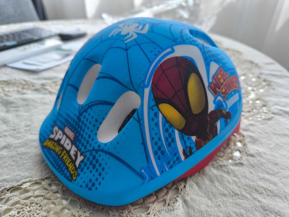 Детска каска XS 44-48см "Spidey and friends"