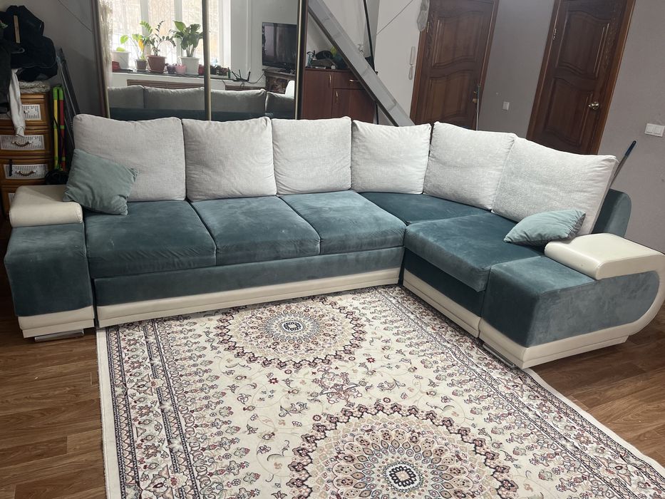 Угловой диван