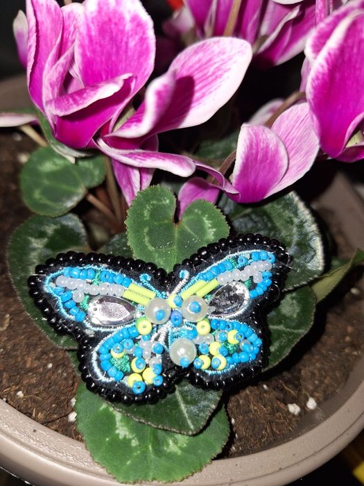 Брошки ръчна изработка