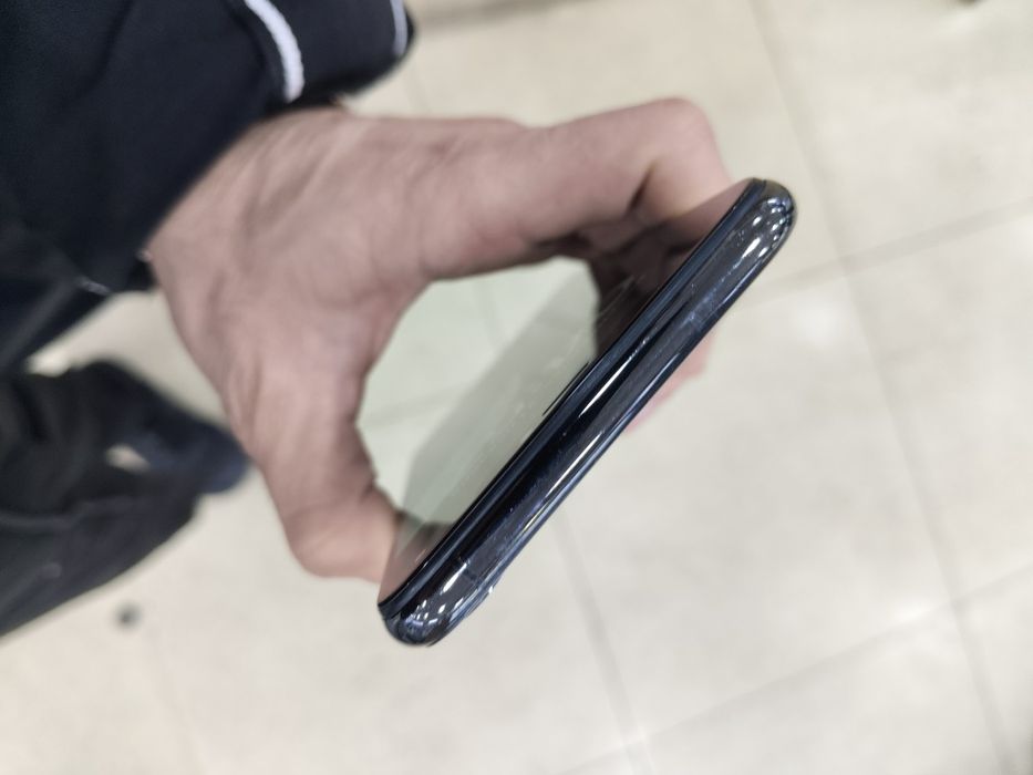 Iphone Xs Max xotrasi 256gb RU/A batare 100%