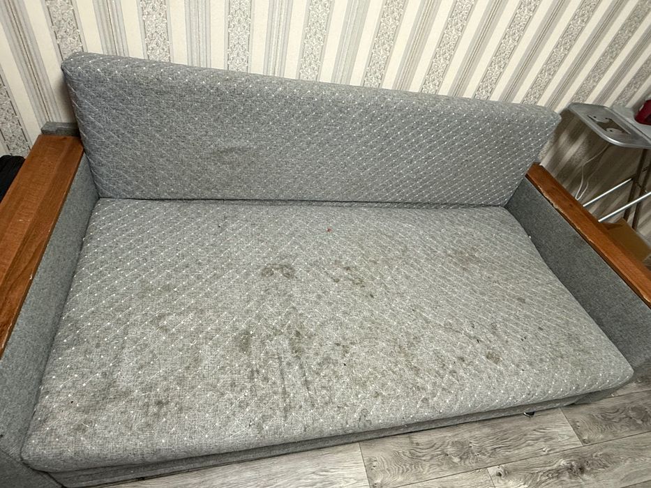 Бесплатно отдам диван