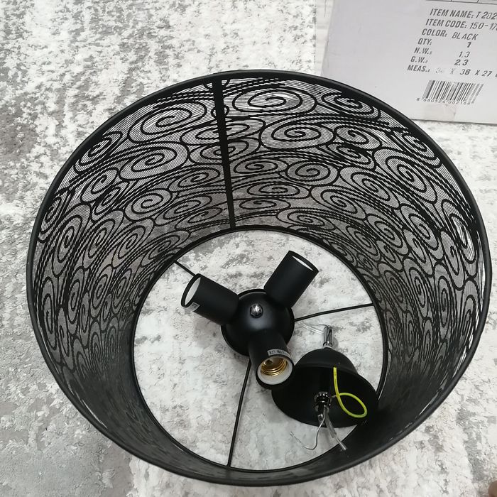 Продам люстры 2 шт новый