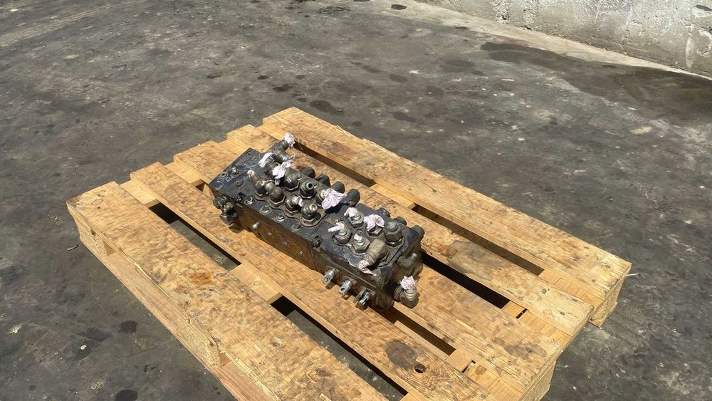 Distribuitor hidraulic buldoexcavator Fermec 960 , Fermec 965