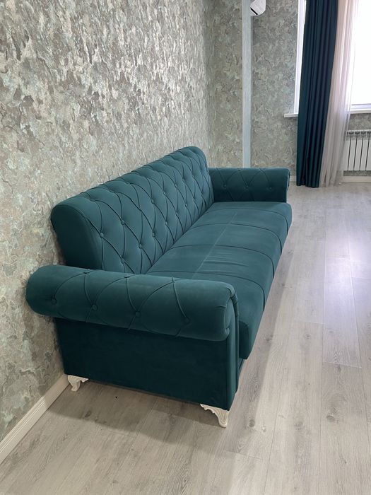 Изумруд түсті диван