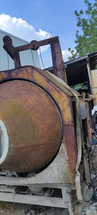 Продавам индустриална бетонобъркачка
