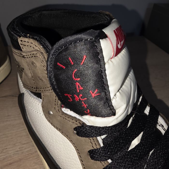 Jordan 1 Travis Scott Mocha