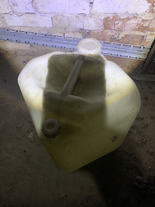 Емкость для жидкости 20 литров