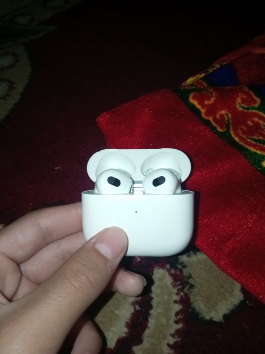 air pods бар бр кулагы жасаймады