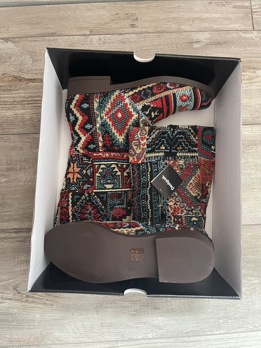 Ботушки с флорални мотиви