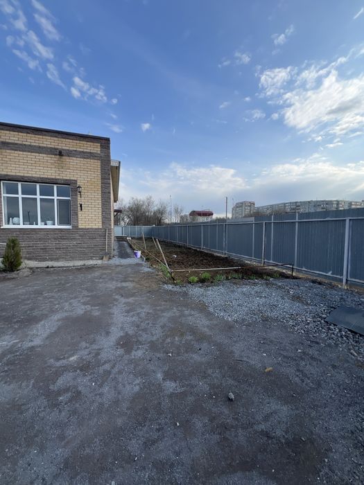 Продам комерческое помещение, в черте города ,