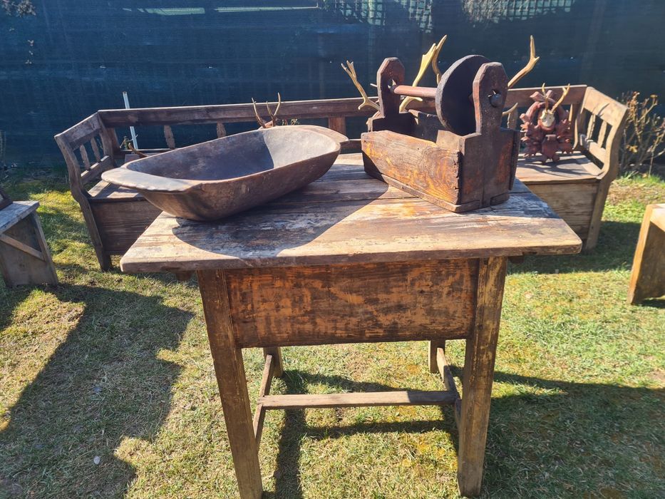 Obiecte din lemn, vechi , in stare buna, obiecte de artizanat.