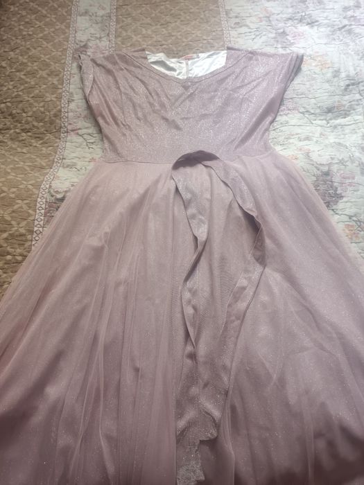 Продам срочно платья