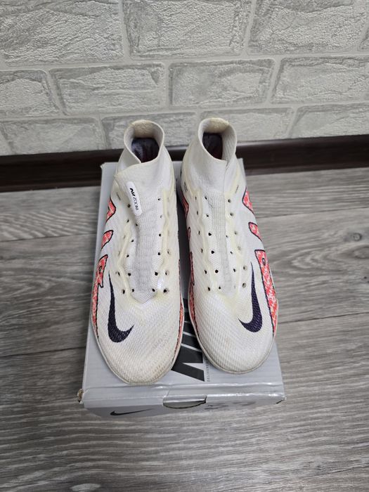 Продам Сороконожки Nike Air Zoom