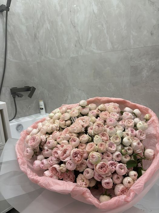 Свежие цветы срочно продам