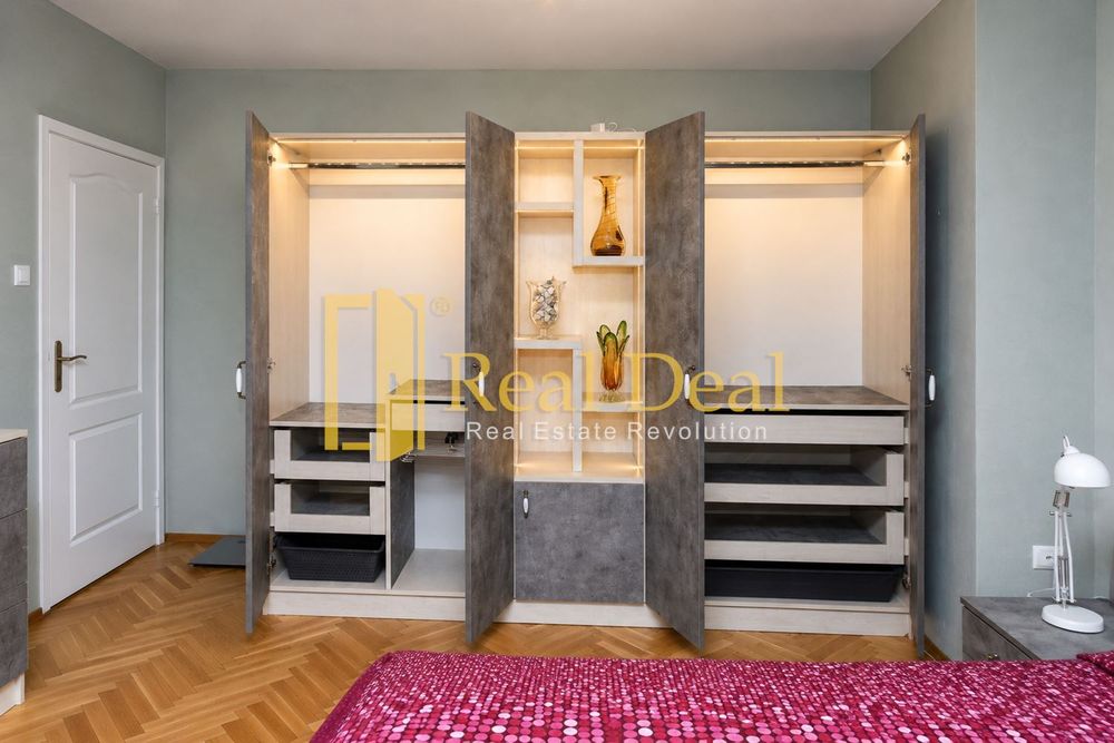 Дава се под наем Тристаен апартамент в София, Център - 140 кв.м за 1079 € - Снимка #4