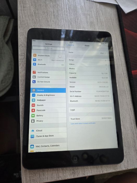 Apple iPad 9.7in 16GB Black Wi‑Fi Tablet Dual Camera MD528LL/A