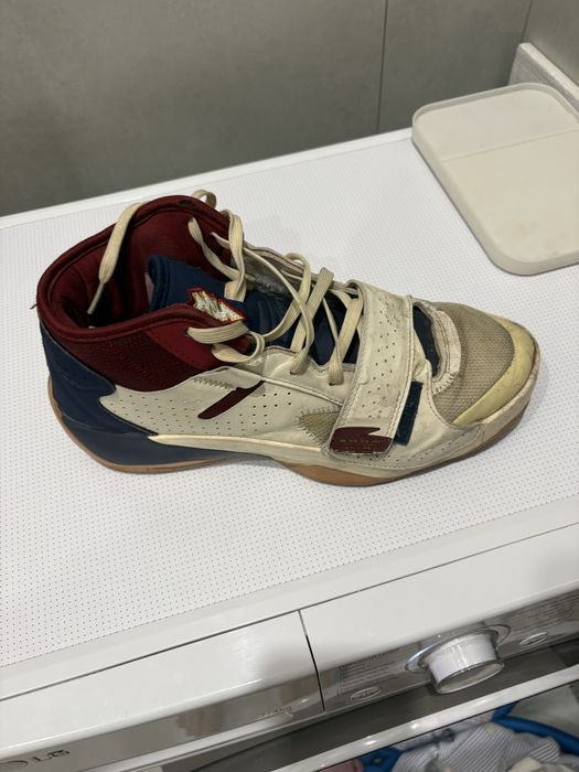 Продам кроссовки