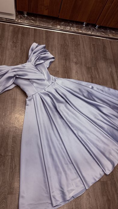 Продам новое вечернее платье. Идеально подойдет для выпускного.