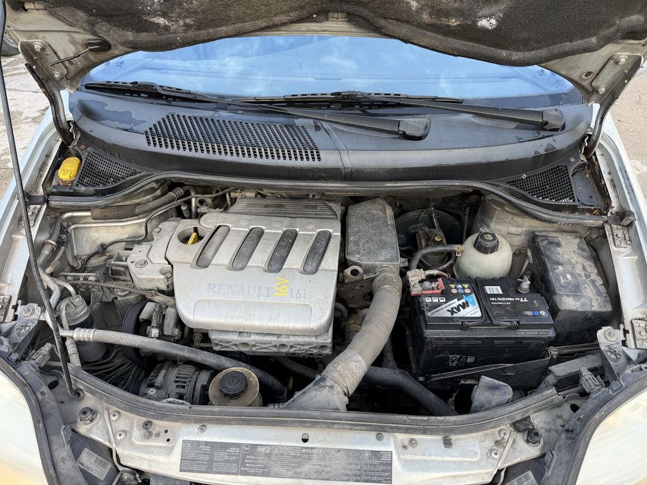 Renault Scenic 1.6 Бензин Климатик 2002г Нови гуми Всичко платено