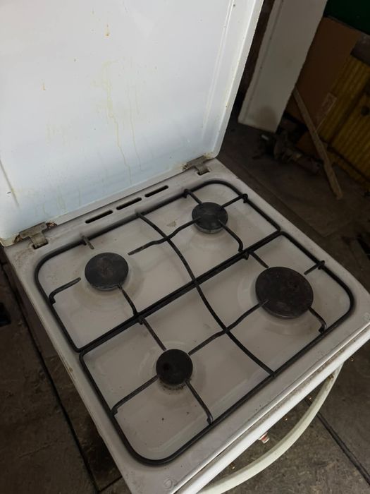 Продам газовую плиту