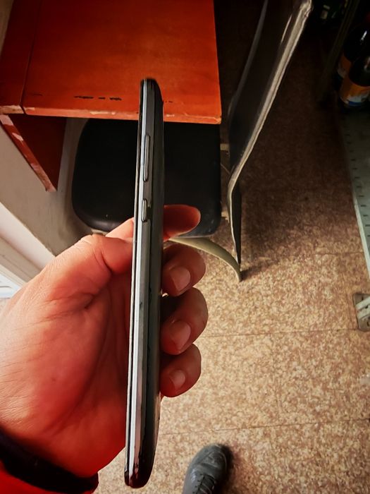 iPhone xs Wiko blach View