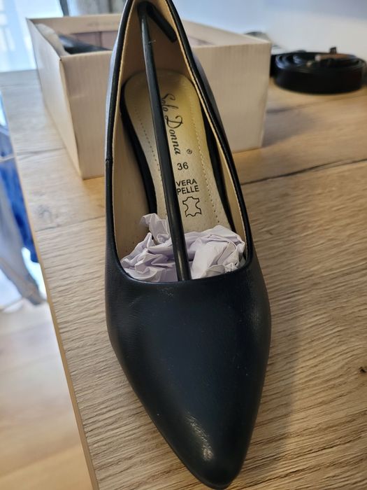 Pantofi negri (stileto) în stare foarte bună