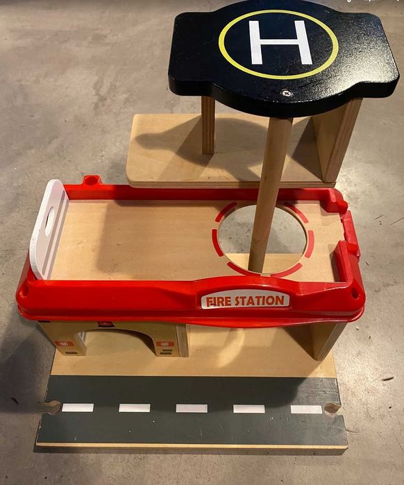 statie pompieri din lemn