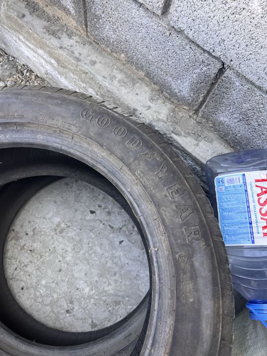 Продам шины goodyear