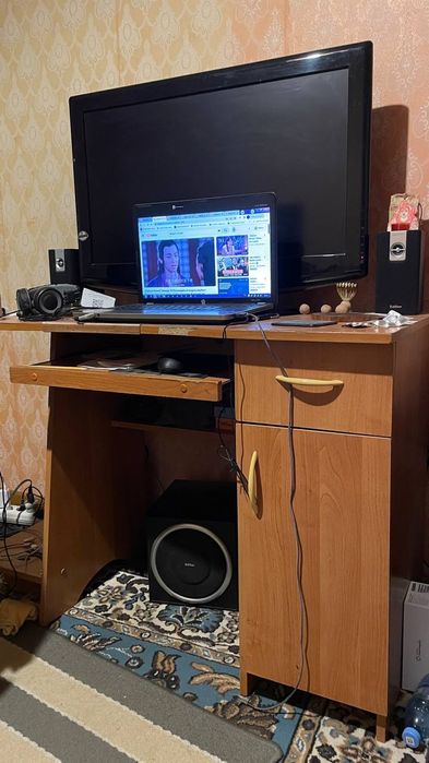 Мебель для кухни, спальни, гостиной ,кровать,шкаф книжный,стилаж,тумба