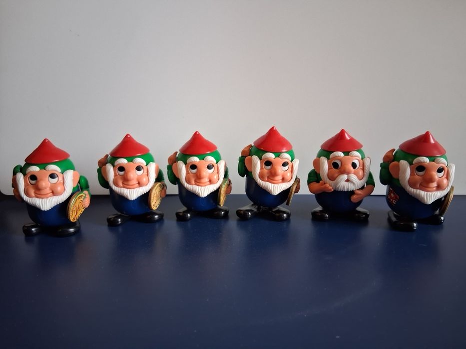 ЛОТ Стари Капсулни Играчки Kinder 15  Броя