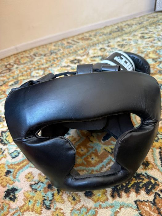 Перчатки.шлем.лапа.бинт.Памогател на запястье