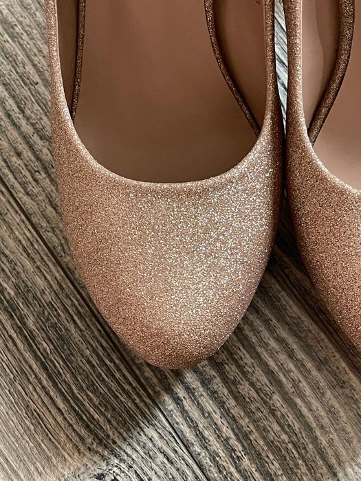 Обувки на висок ток