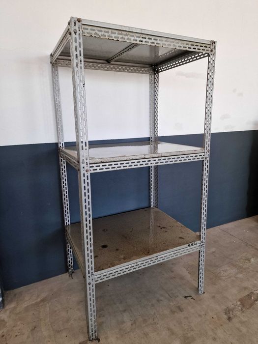 Rafturi metalice industriale