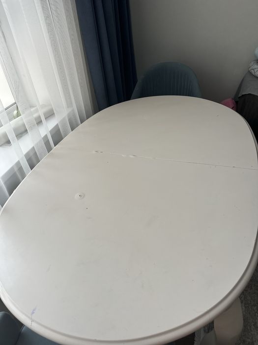 Продам стол обеденный