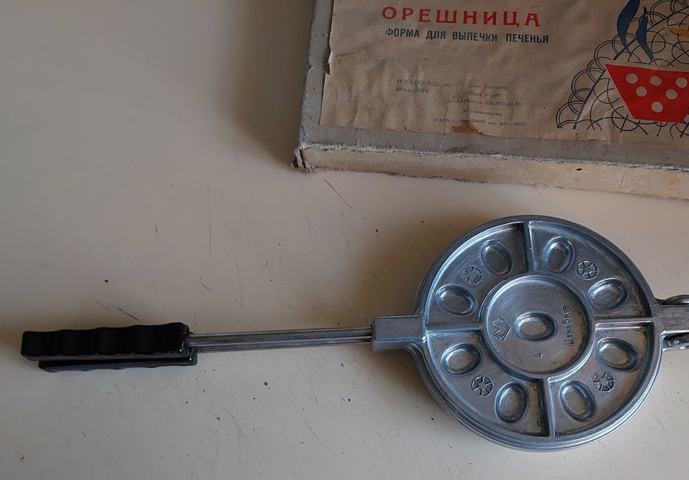 Продам орешницу.