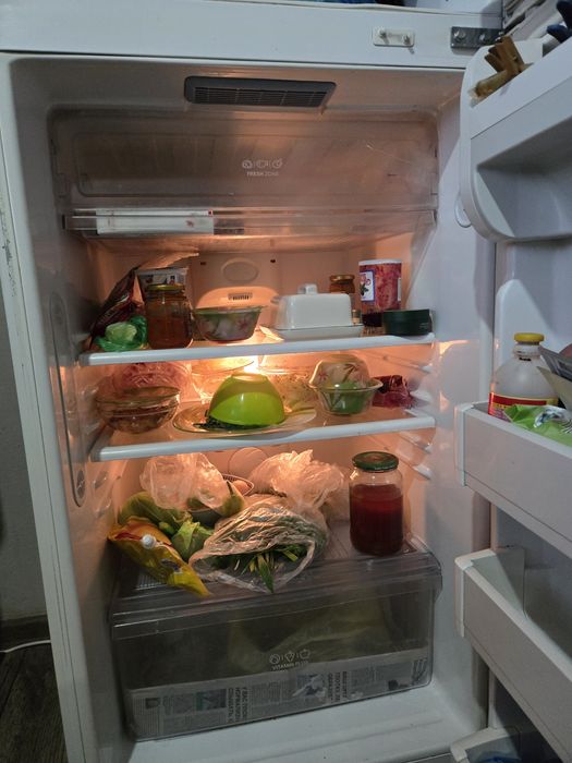 Продаю холодильник и микроволновку