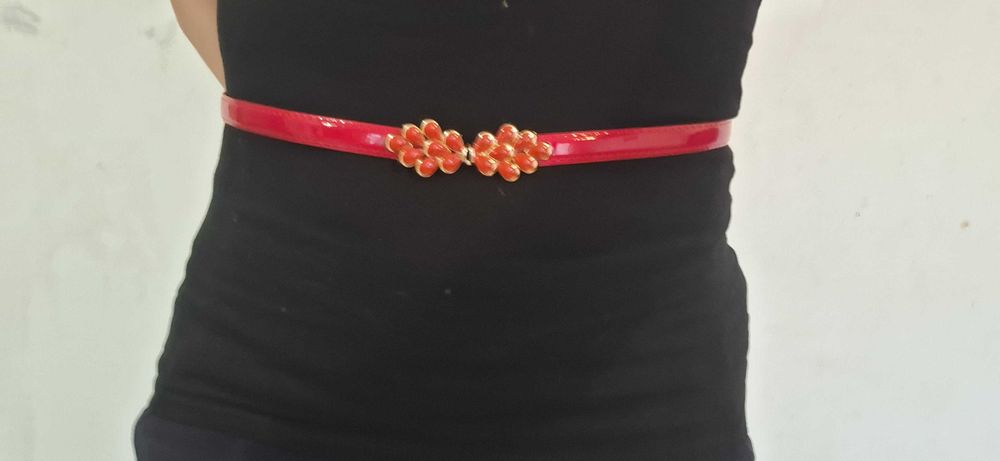 Елегантни дамски колани със скрито закопчаване