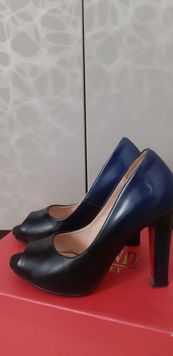 Продам туфли р/р 34-35