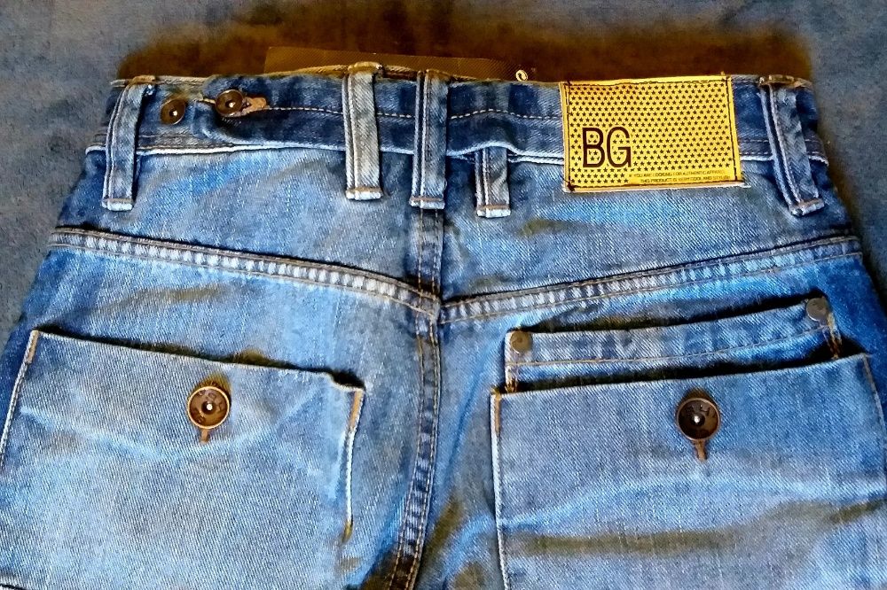 Pantaloni Blue Jeans Bershka, marimea 36 Europa, noi cu eticheta