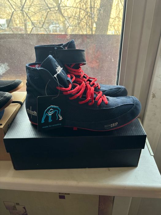 Борцовки. Asics 41 размер, Clinch 42
