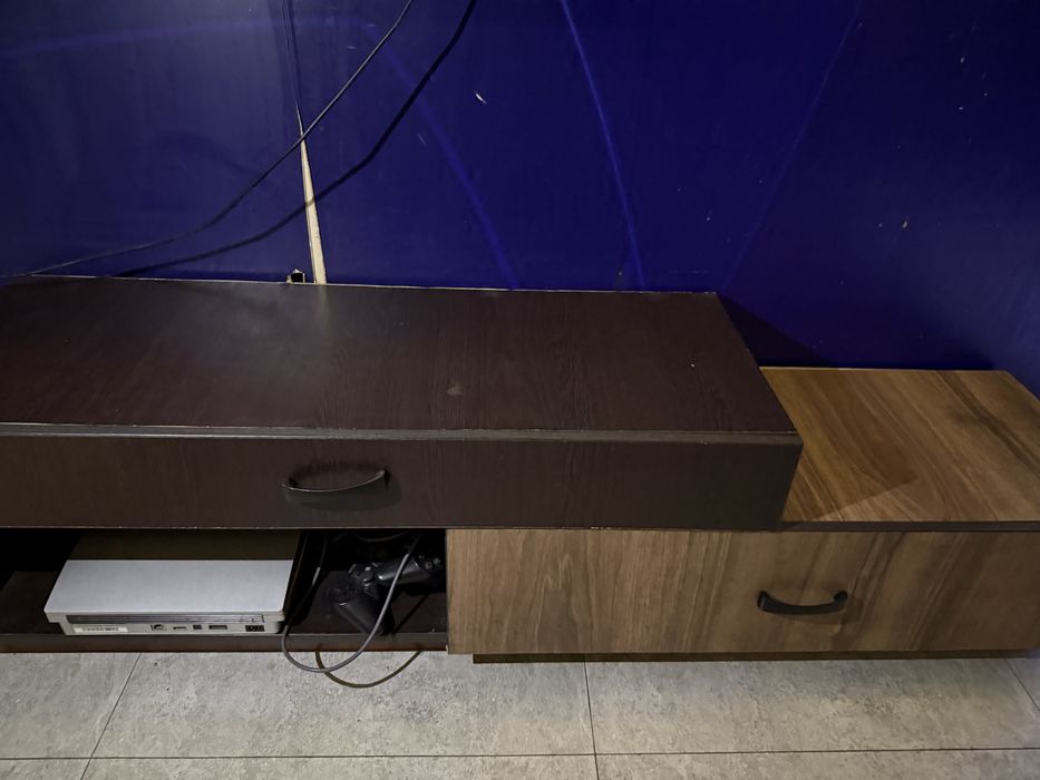 Стол и PlayStation подставка сотлади
