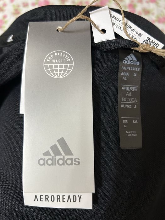 Фирменый спортивный костюм Adidas