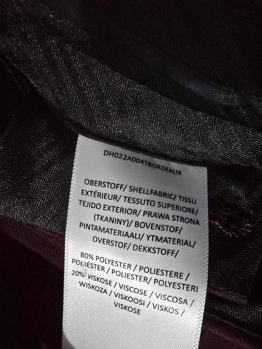 Vând costum Isaac Dewhirst nou, nefolosit