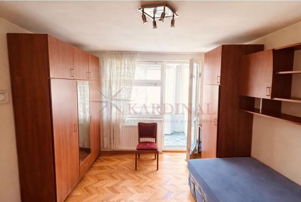 Închiriez apartament