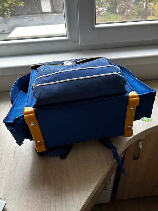 Продавам твърда ученическа раница Herlitz