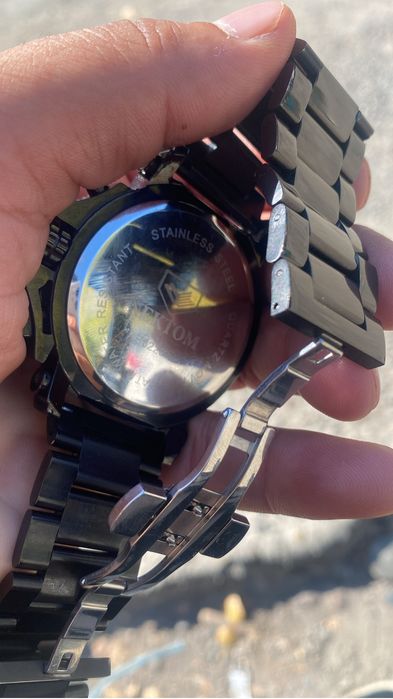 Продам часы срочно 10тыс