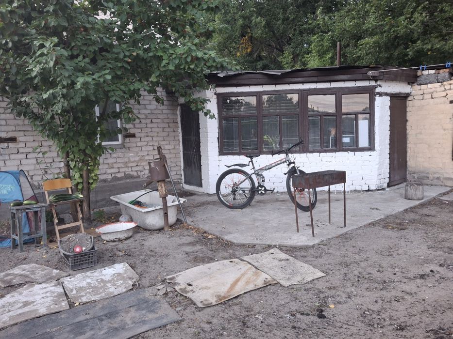 Продам кирпичный дом, 4 комнаты. Район Роща