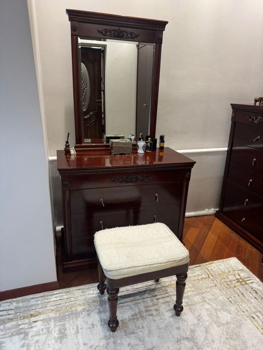 Спальный гарнитур