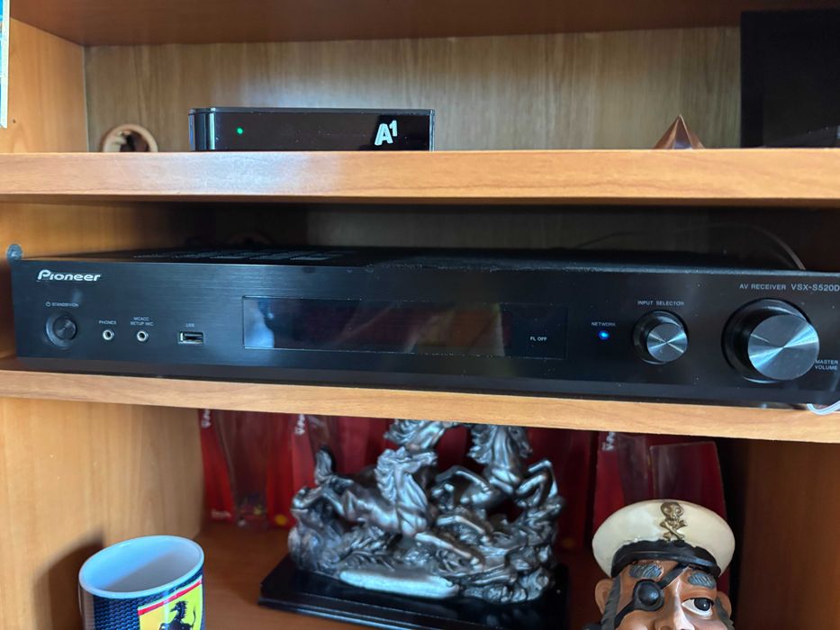 AKAI SS006A-305 Тонколони + Рисийвър Pioneer VSX-S520D-B